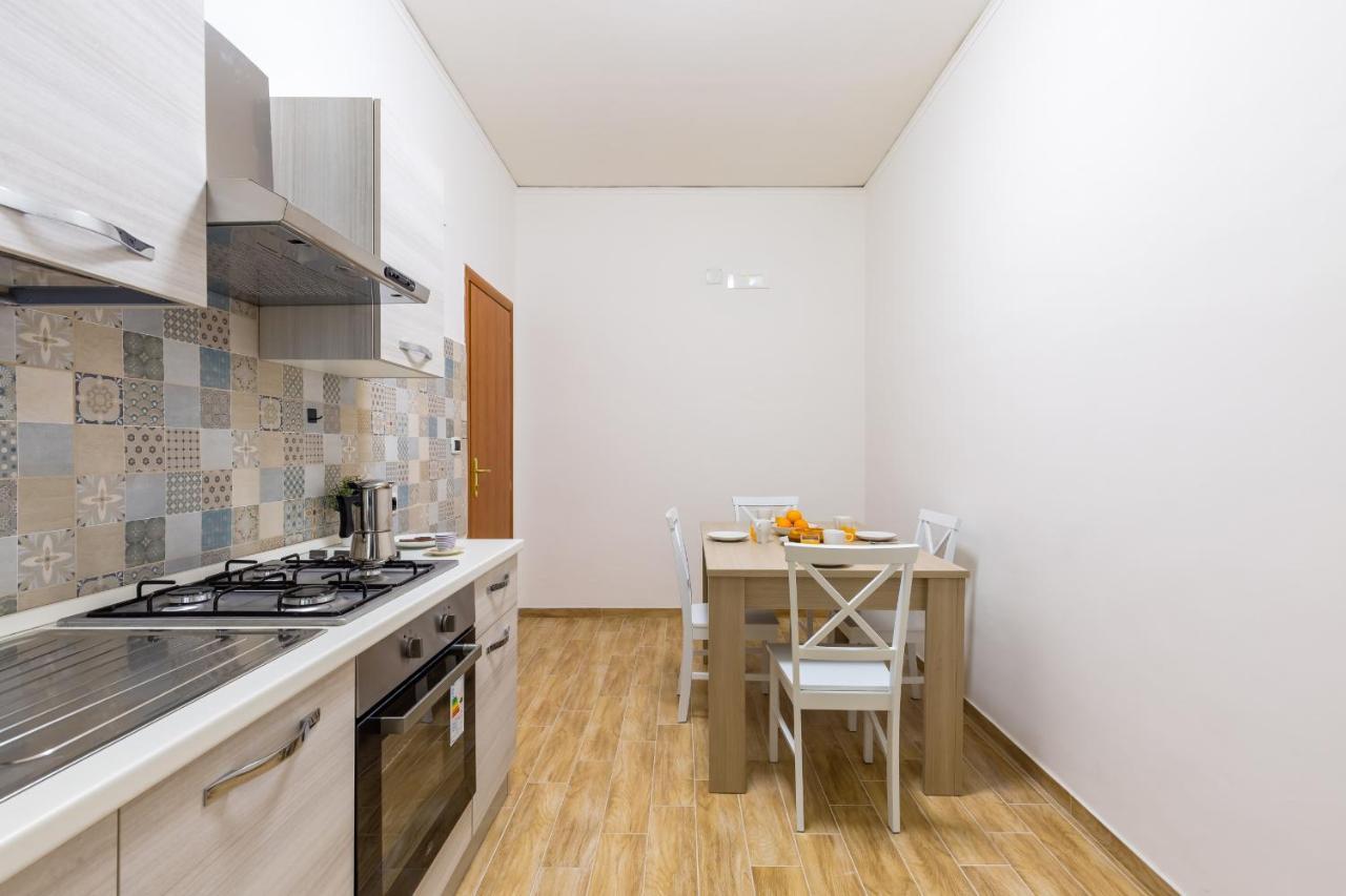 Central Station Family Apartment By Wonderful Italy Napoli Esterno foto